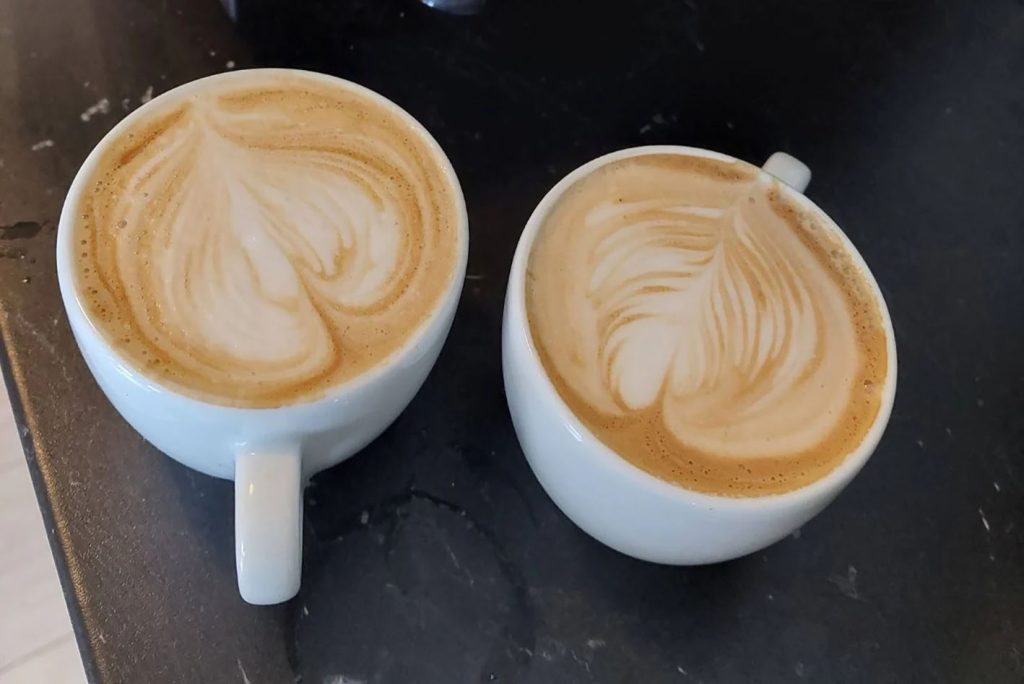 Hoe Ik Als Beginner Leren Genieten Heb van een Perfecte Cappuccino – en de Machine Die Daarbij Hoort